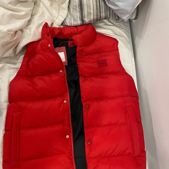 HUGO BOSS Water Repellent padded vest- red - Picture 1 of 2